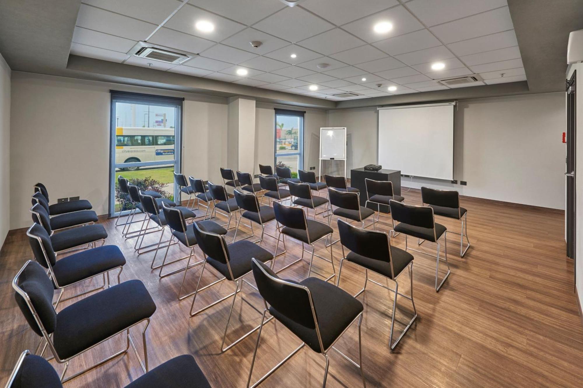 City Express By Marriott Caborca Heroica Caborca Exterior photo