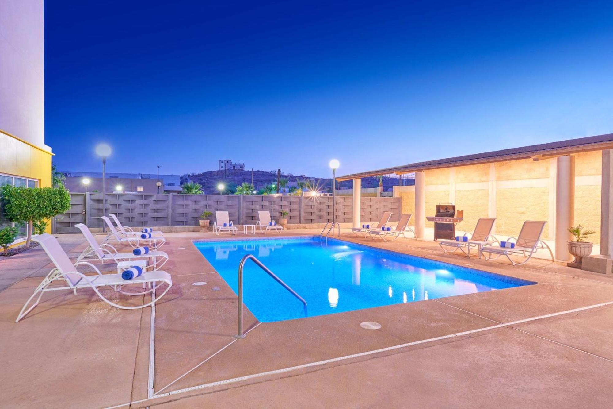 City Express By Marriott Caborca Heroica Caborca Exterior photo