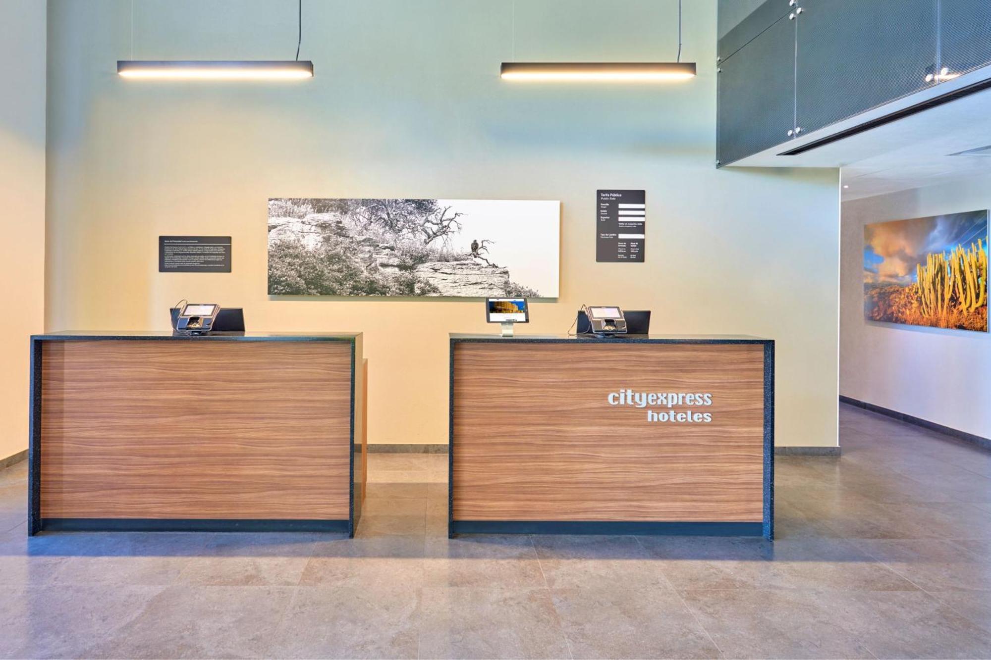City Express By Marriott Caborca Heroica Caborca Exterior photo